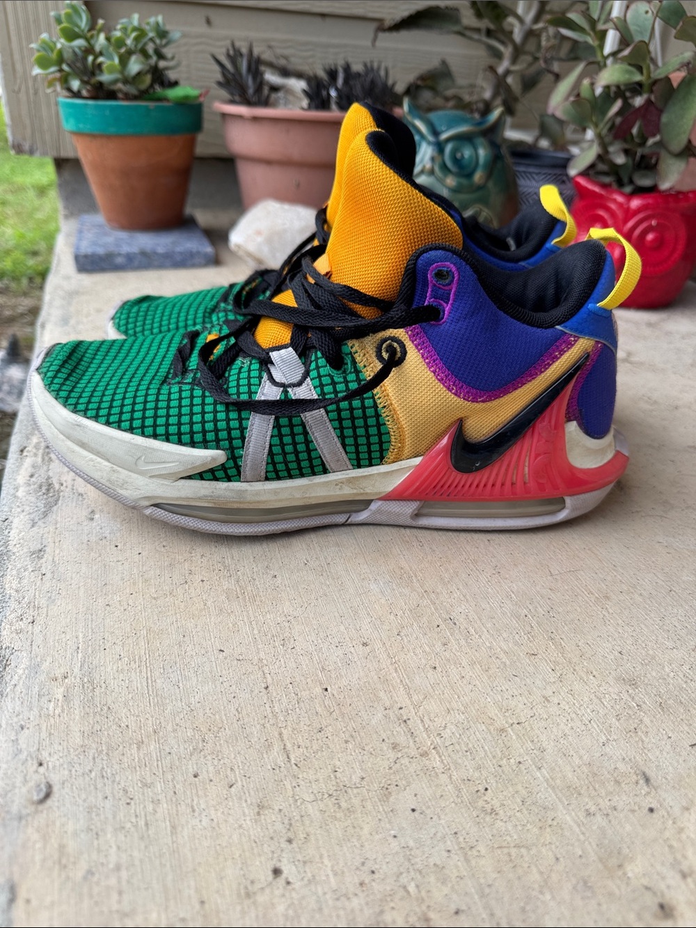 Nike Men Athletic Sneakers Multicolor Green Yellow Purple Black Red Witness 7 - Picture 9 of 11